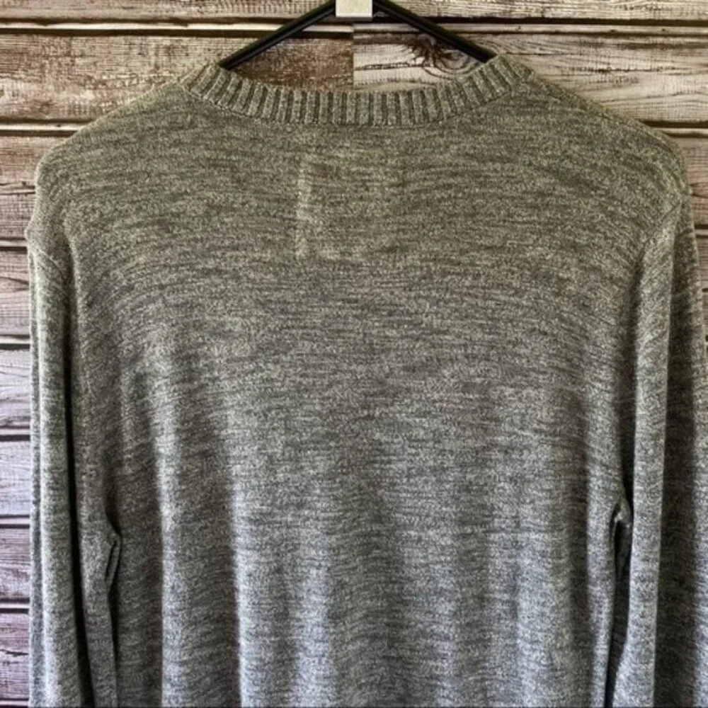 Hollister Men's Long-Sleeved Sweater Size‎ S Lighter Weight V-Neck Logo NWT